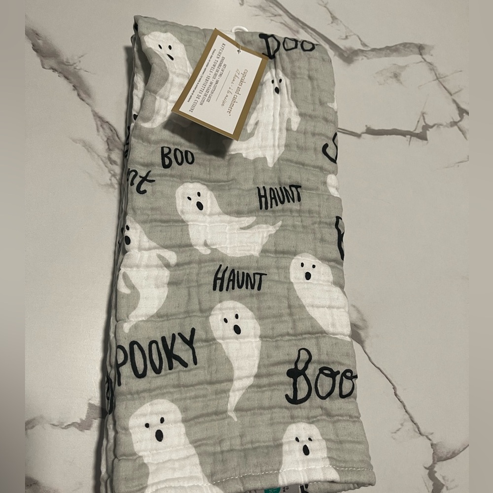 Cupcakes and Cashmere Halloween Kitchen Towels